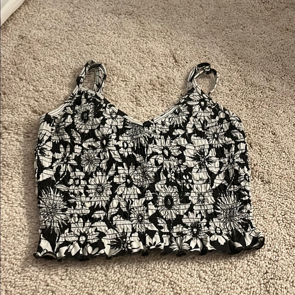 American Eagle Black and White Fitted Cropped tank